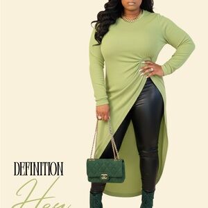 Green Longline Top with Black Leggings